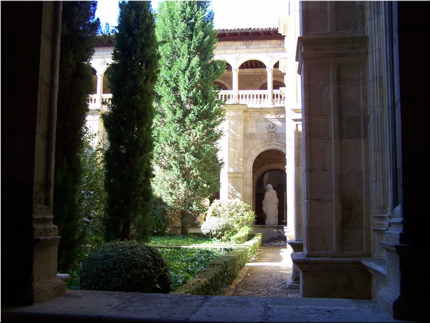 080-Leon- H San Marcos- Claustro- K2520.JPG