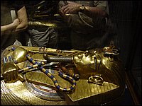 0_520-CairoMuseo-SarcofagoTutankamon.JPG