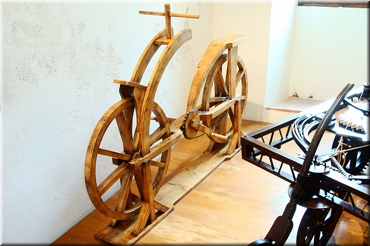 16400 - Leonardo - Bicicleta.JPG