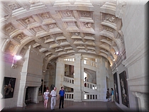 02710 Chambord - Escalera central.JPG