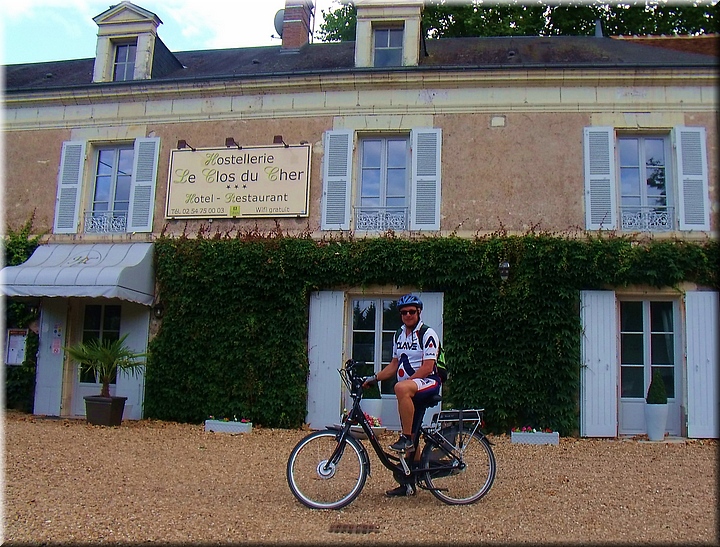 07930  Hotel Le-Clos-du-Cher.JPG