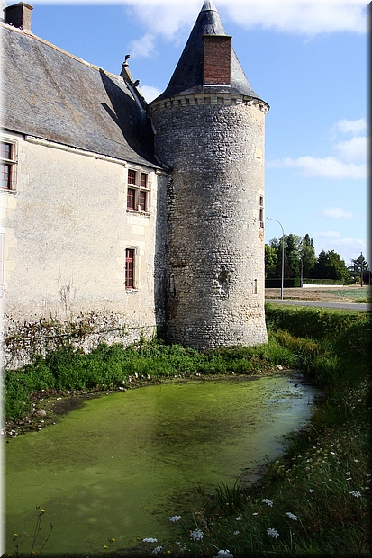 12500 Chateau Chemery.JPG