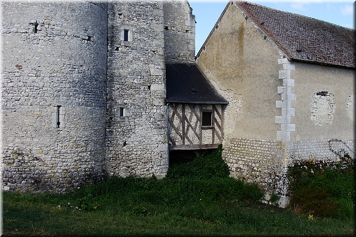 12700 Chateau Chemery.JPG