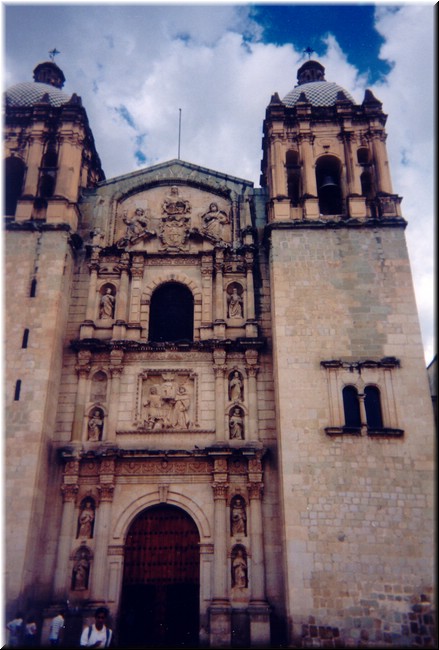 Z09-Oaxaca_StoDomingoGuzman.jpg